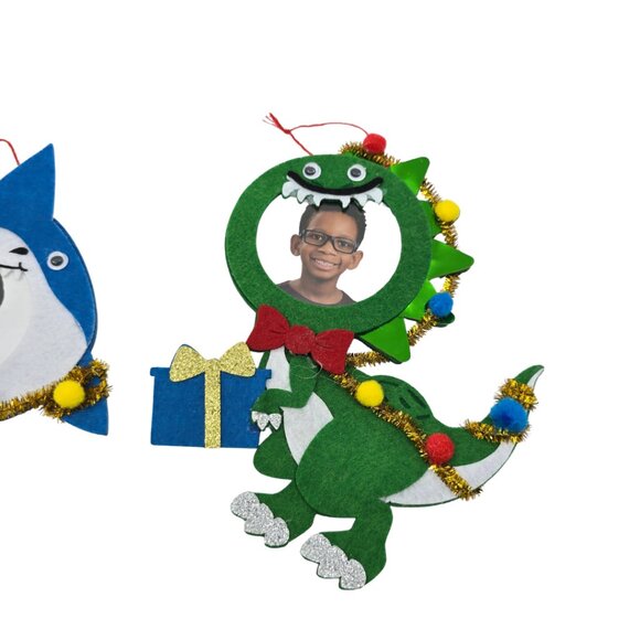 Studio Decor Blue Shark & Green Dinosaur Holiday Felt Ornament Photo Frames NEW - Picture 3 of 5